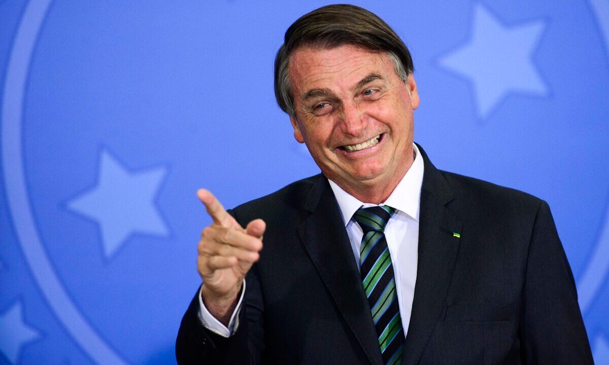 Bolsonaro planeja reforma ministerial a conta-gotas para testar fidelidade de centrão